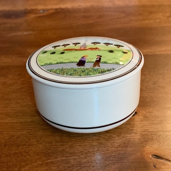 Villeroy & Boch Design Naif 3" Porcelain Round Trinket Box - Picture 2 of 10